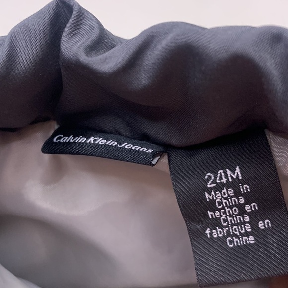 Calvin Klein jeans color block gray puffer vest 24 months baby unisex - Picture 2 of 8